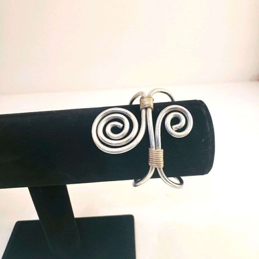 Aluminum cuff bracelet